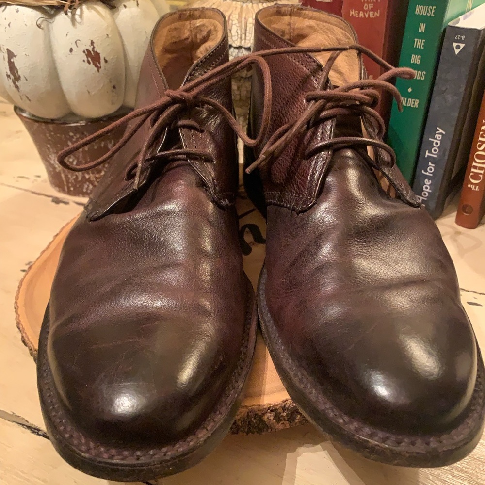 FRYE mens leather lace up boot.   Size 10 1/2